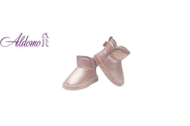  Ghete fete tip UGG