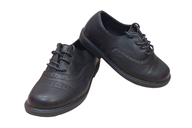  Pantofi Baieti