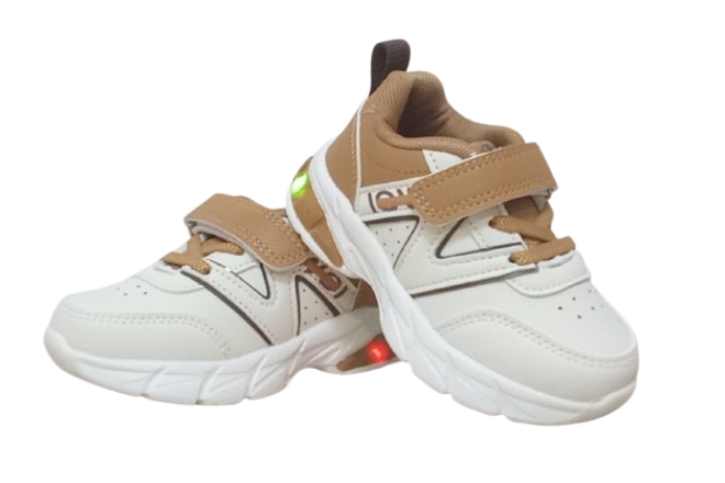  Adidasi Cu Led Baieti