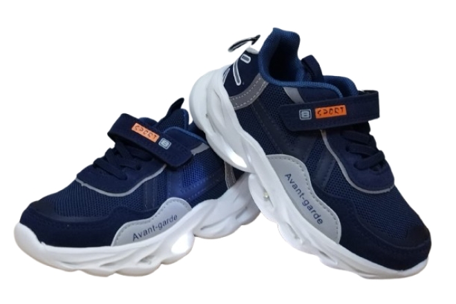  Adidasi Cu Led Baiat