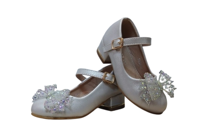  Pantofi Fetite
